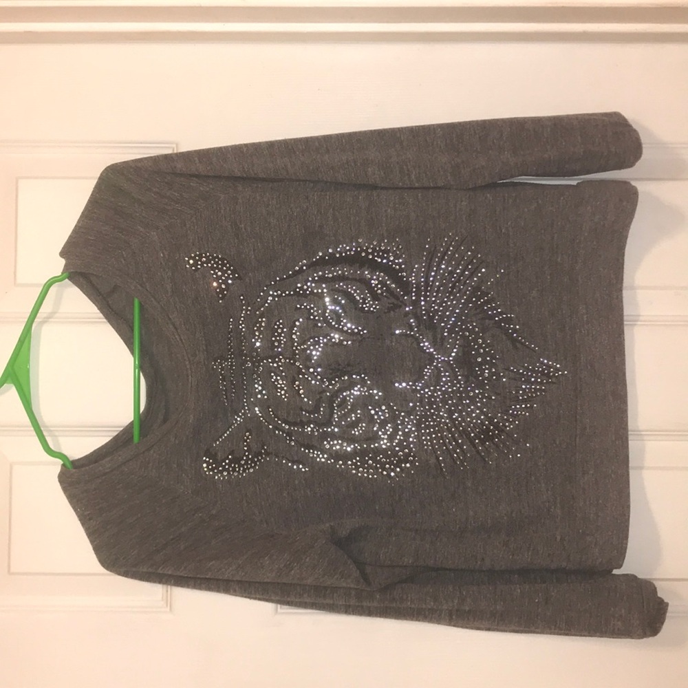 Grey tigger long sleeve